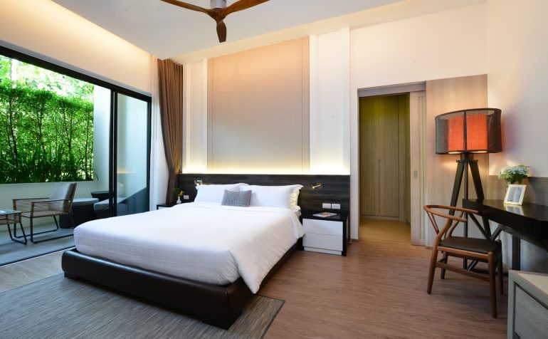 LPR_acc_poolsuite_dbl_01 (Main)